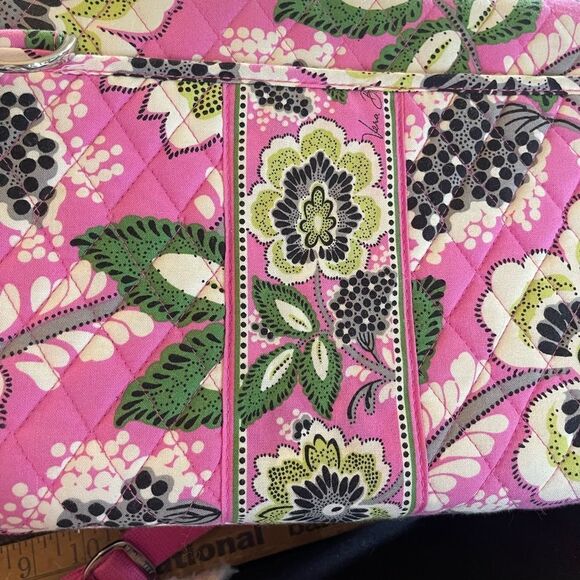 LIKE NEW VERA BRADLEY RETIRED PRICILLA PINK IPAD OR NOOK OR READER CASE 12x6.5 - Picture 3 of 7